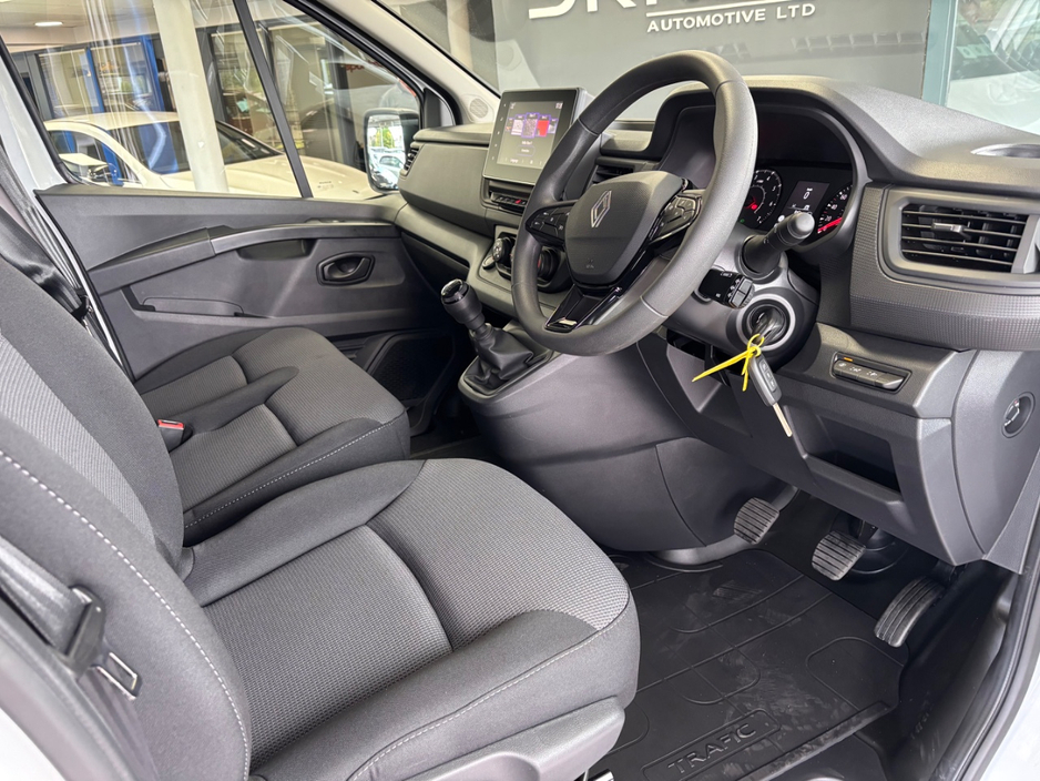 2026 Renault Trafic 2L Diesel For Sale Images
