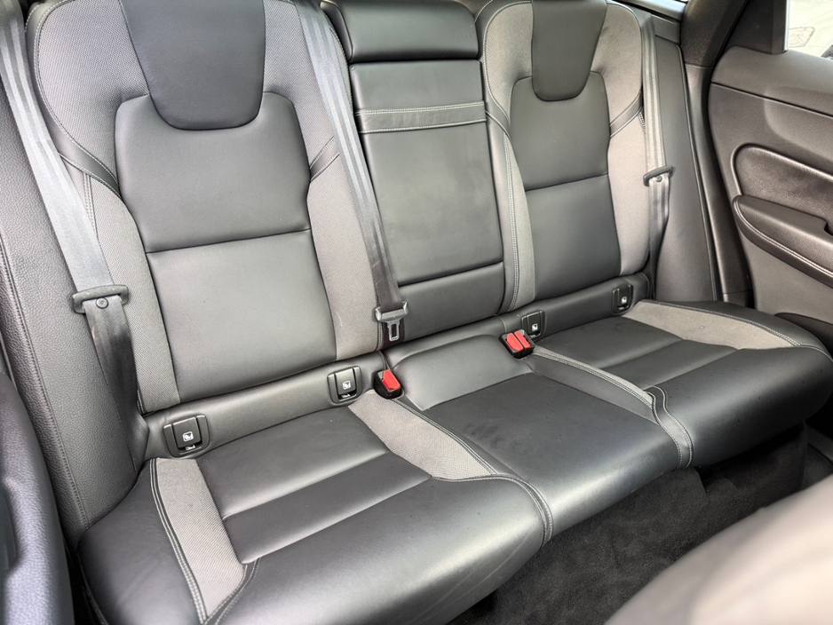 2022 Volvo XC60 2L Diesel For Sale Images