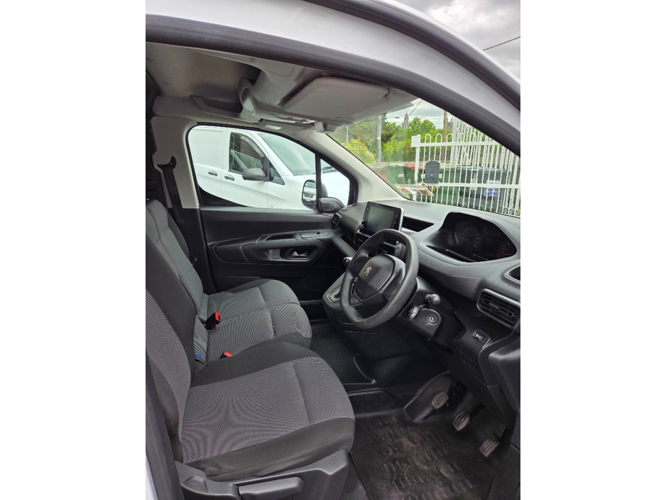 2023 Peugeot Partner 1.5L Diesel For Sale Images