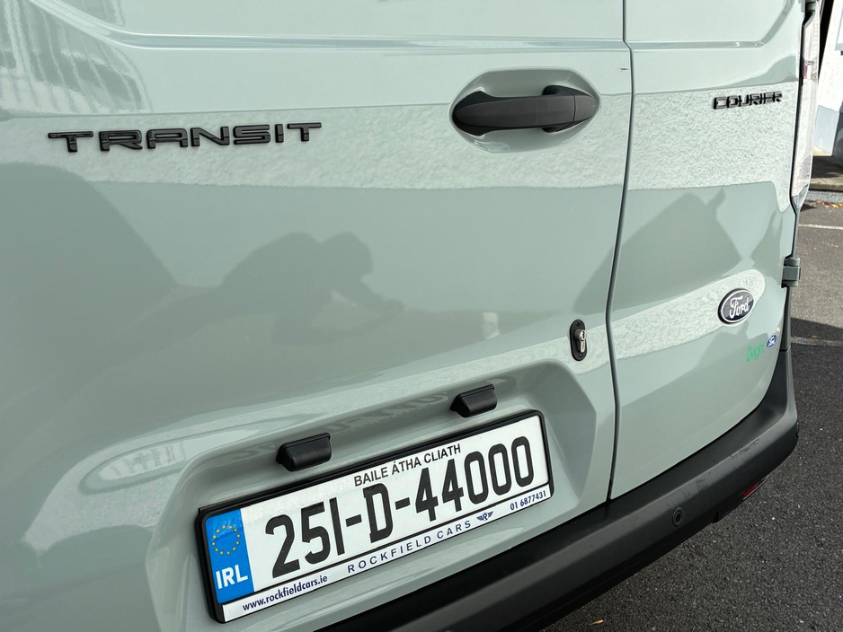 2025 Ford Courier 1.5L Diesel For Sale Images