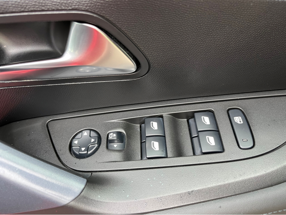 2021 Peugeot 2008 0L Electric For Sale Images