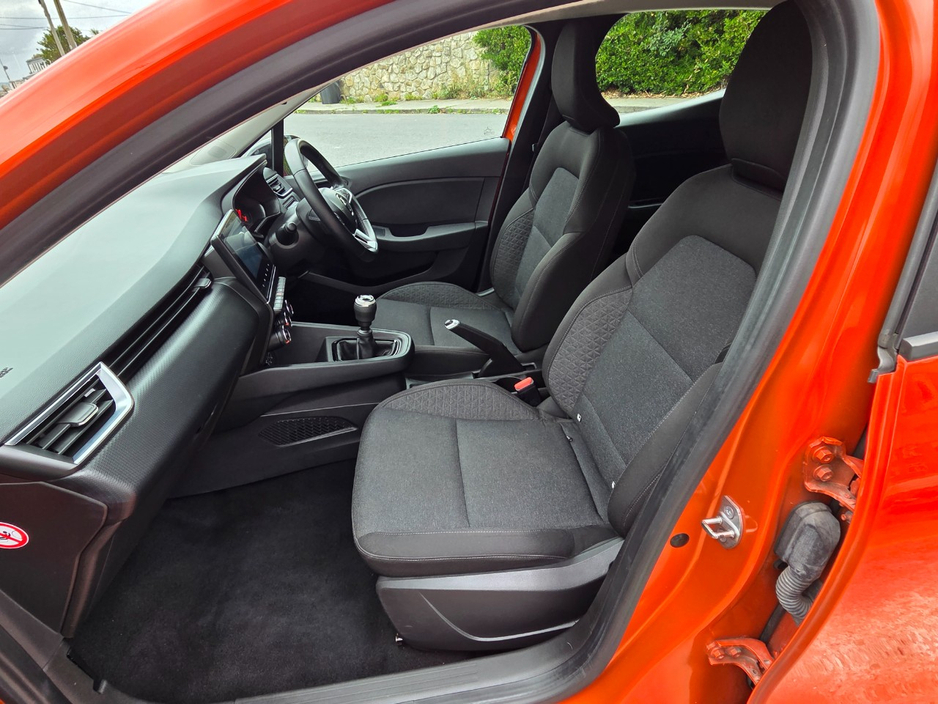 2023 Renault Clio 1L Petrol For Sale Images