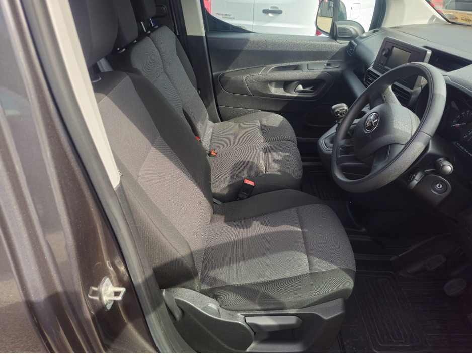2022 Toyota Proace 1.5L Diesel For Sale Images