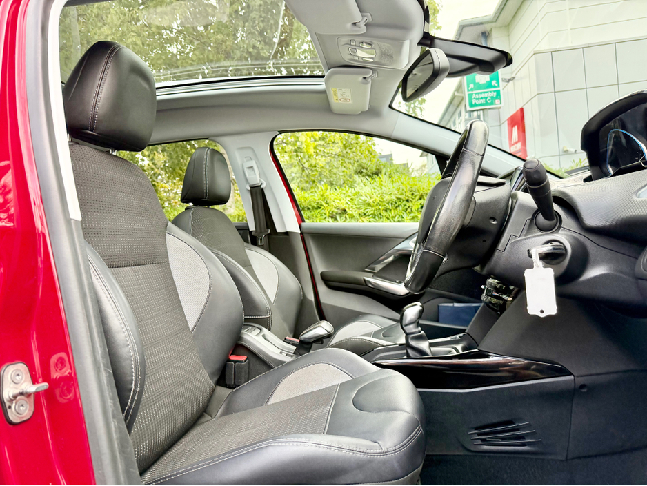 Peugeot 2008 ALLURE 1.2 PURETECH!ONLY 32K MLS!! — thumbnail 19