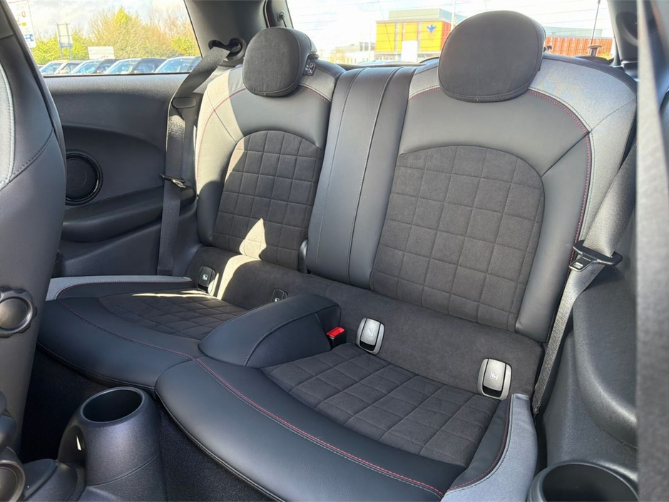 2024 MINI Hatch 2L Petrol For Sale Images