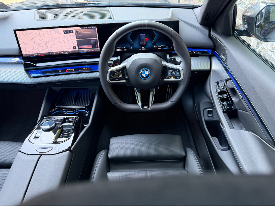 2025 BMW 5 Series 2L Petrol Plug-in Hybrid For Sale Images