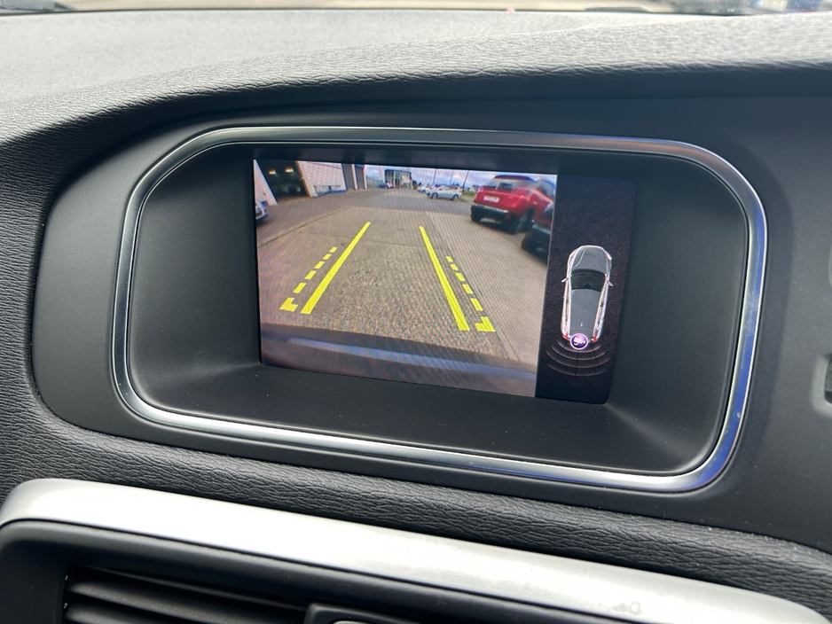 2018 Volvo V40 2L Diesel For Sale Images