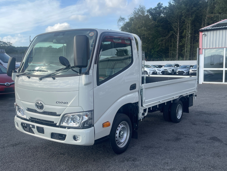 2026 Toyota DYNA 2L Petrol For Sale Images