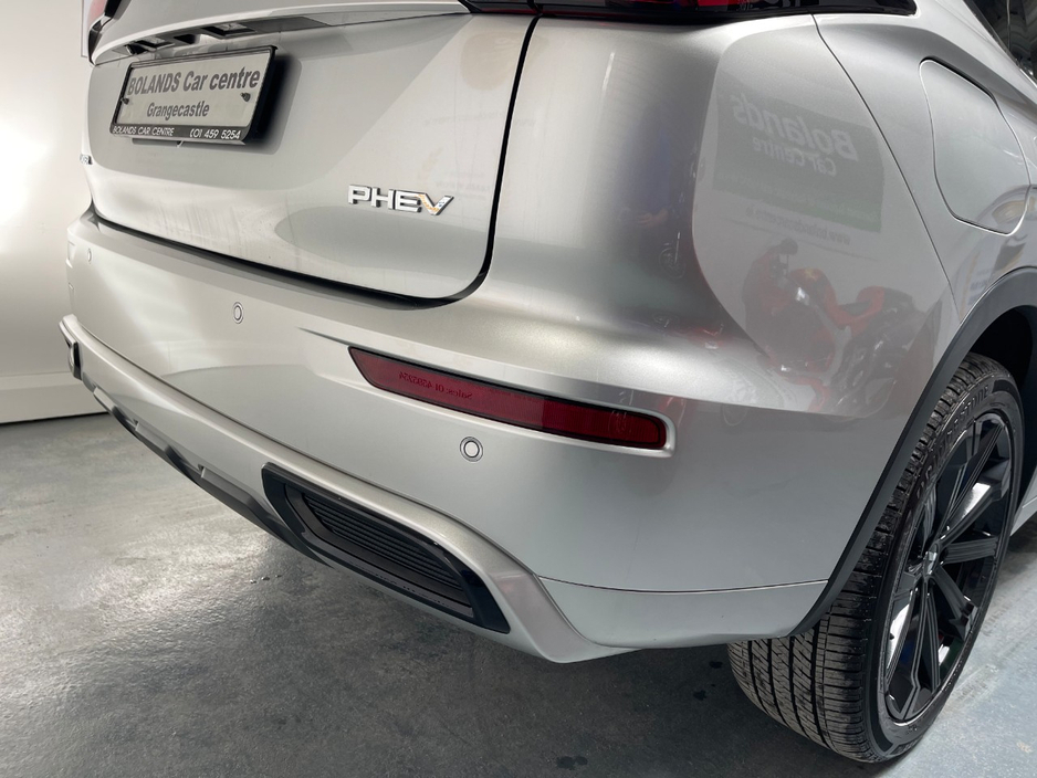 2022 Mitsubishi Outlander 2.4L Petrol Plug-in Hybrid For Sale Images