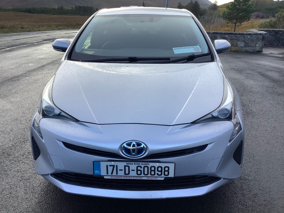 2017 Toyota Prius 1.8L Petrol Hybrid For Sale Images