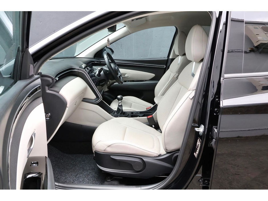 Hyundai Tucson 2WD Executive w.2 Tone Roof — thumbnail 16