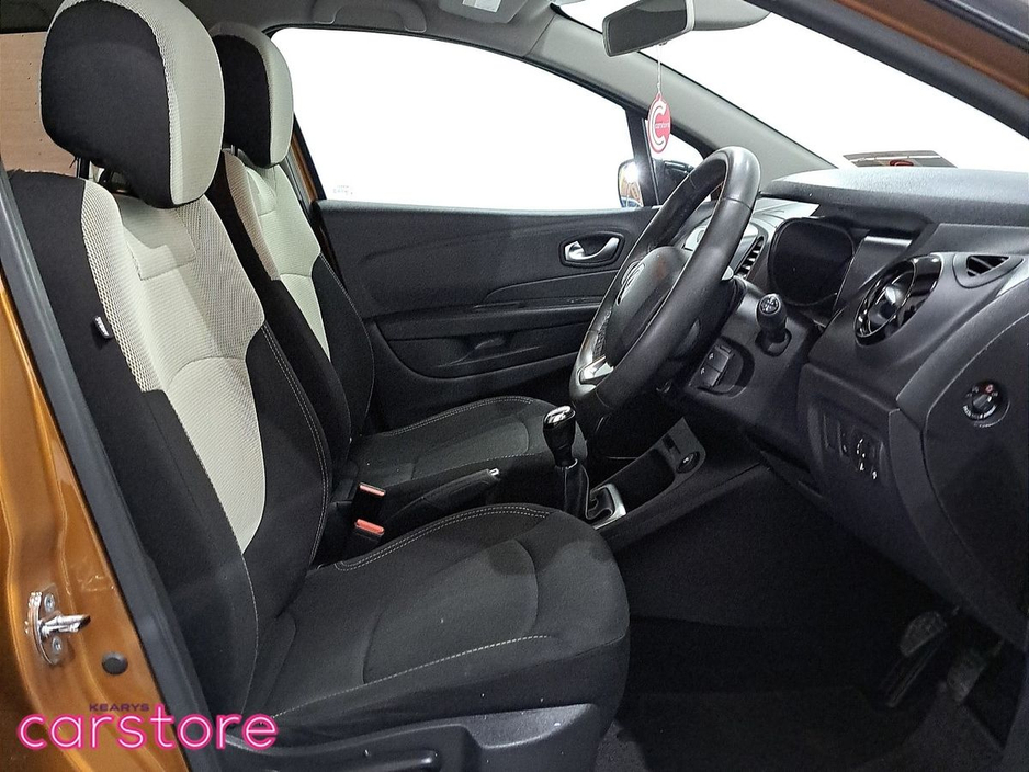 Renault Captur 1.5 dCi 90 ICONIC — thumbnail 12