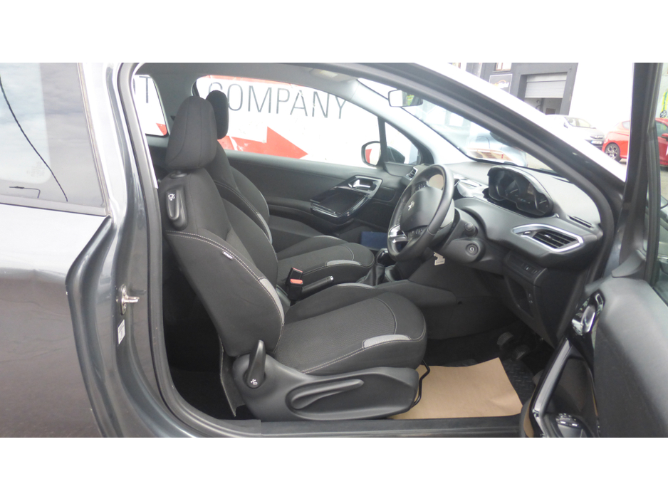 Peugeot 208 PURETECH ACTIVE 3DR DIESEL 1.2 — thumbnail 10
