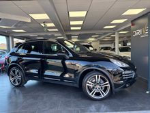 Porsche Cayenne 3.0 D V6 PLATINUM EDITION
