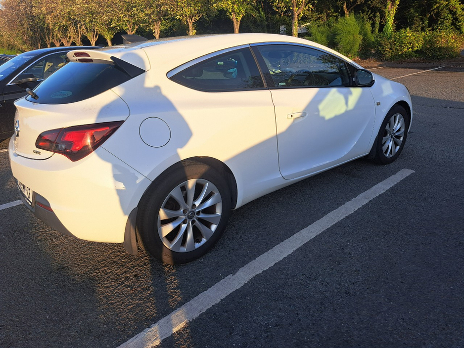 Opel Astra NCT 2026 GTC SRI 1.6 CDTI 136PS S/S 3DR — thumbnail 2