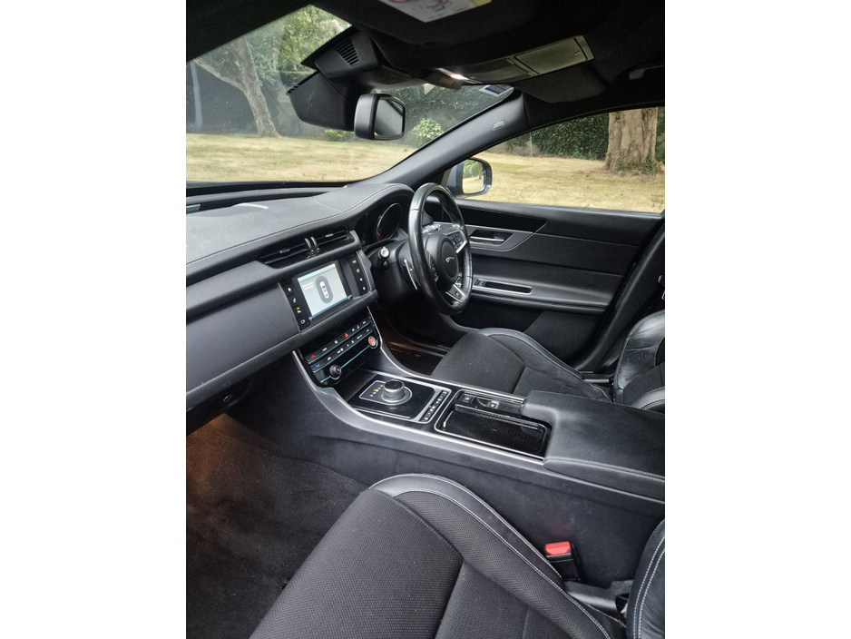 Jaguar XF 2.0 D RWD R-SPORT MY 18 4DR AUTO — thumbnail 17