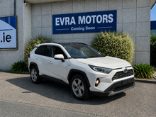Toyota Rav4 G 4WD HYBRID AUTOMATIC 2.5 PETROL //HIGH SPEC//LOW MILES//PANORAMIC GLASS ROOF//FULL LEATHER HEATED SEATS//HEATED STEERING WHEEL//REVERSE CAMERA//KEYLESS ENTRY//
