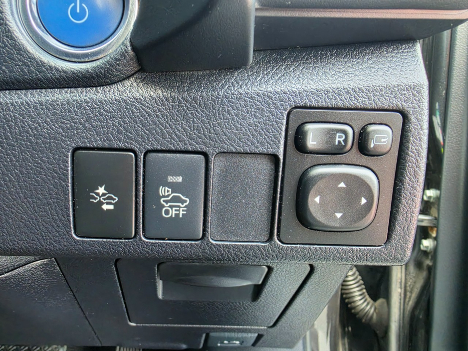 2016 Toyota Auris 1.8L Petrol Hybrid For Sale Images