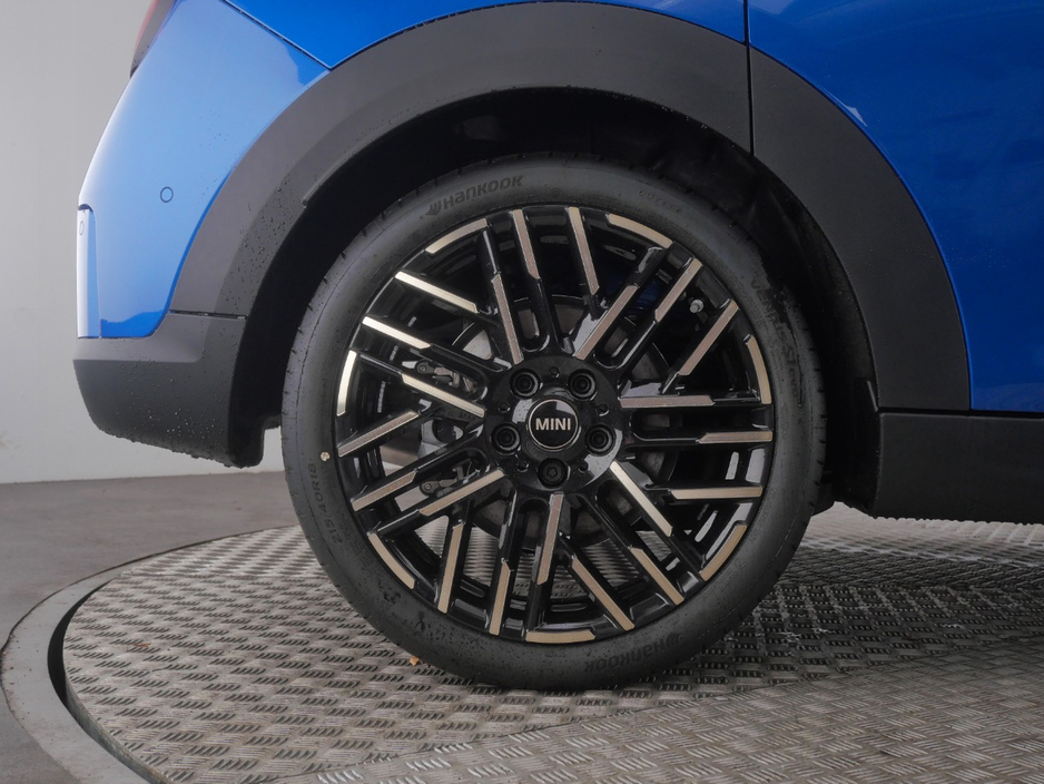 2025 MINI Cooper S 2L Petrol For Sale Images