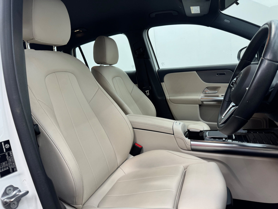 2022 Mercedes-Benz GLA Class 2L Diesel For Sale Images