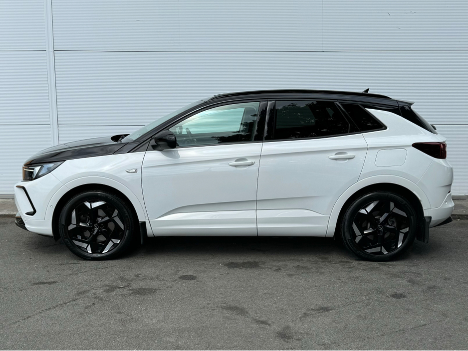 2023 Opel Grandland 1.6L Petrol Plug-in Hybrid For Sale Images