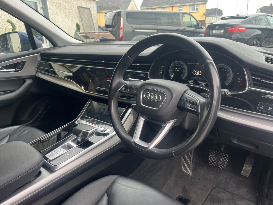 2022 Audi Q7 3L Petrol Plug-in Hybrid For Sale Images