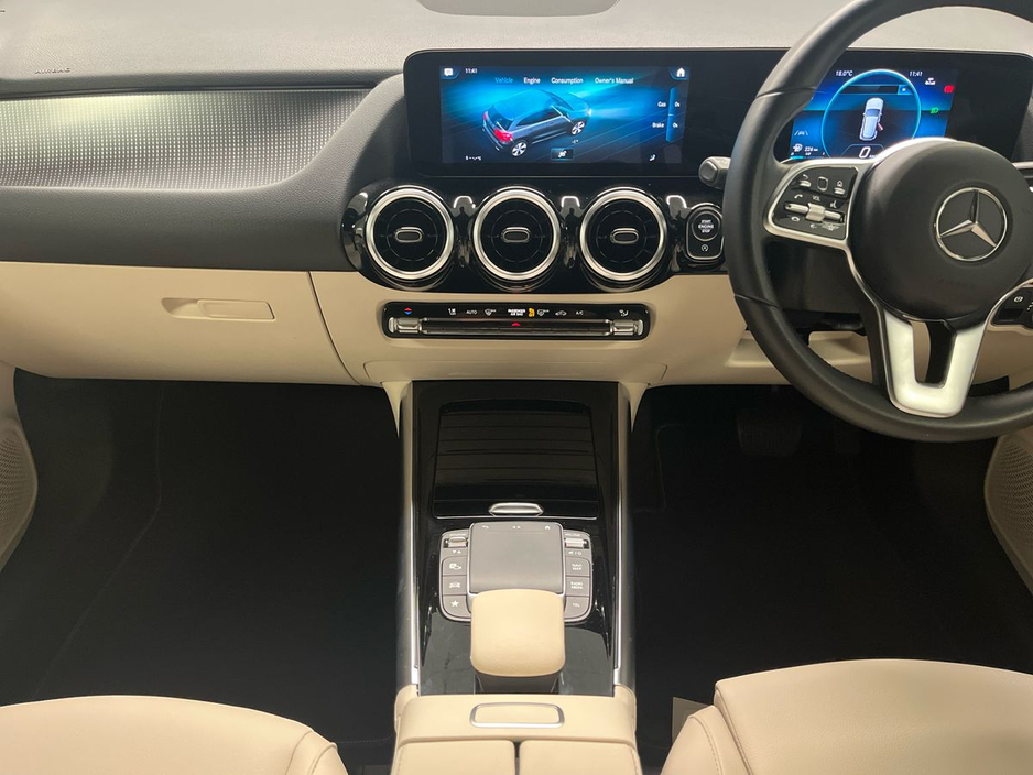 Mercedes-Benz GLA Class GLA 200 d Auto Progressive - 18 Inch Alloys - KEYLESS access - Rear View Camera - Heated Seats - Active Parking Assist Function — thumbnail 11