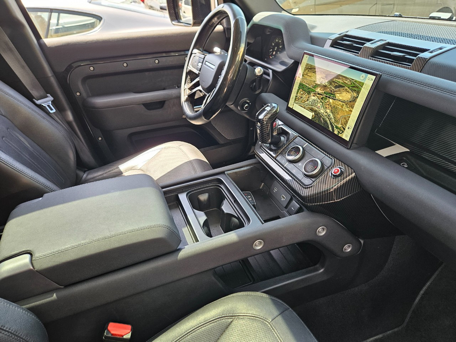 2022 Land Rover Defender 3L Petrol Hybrid For Sale Images