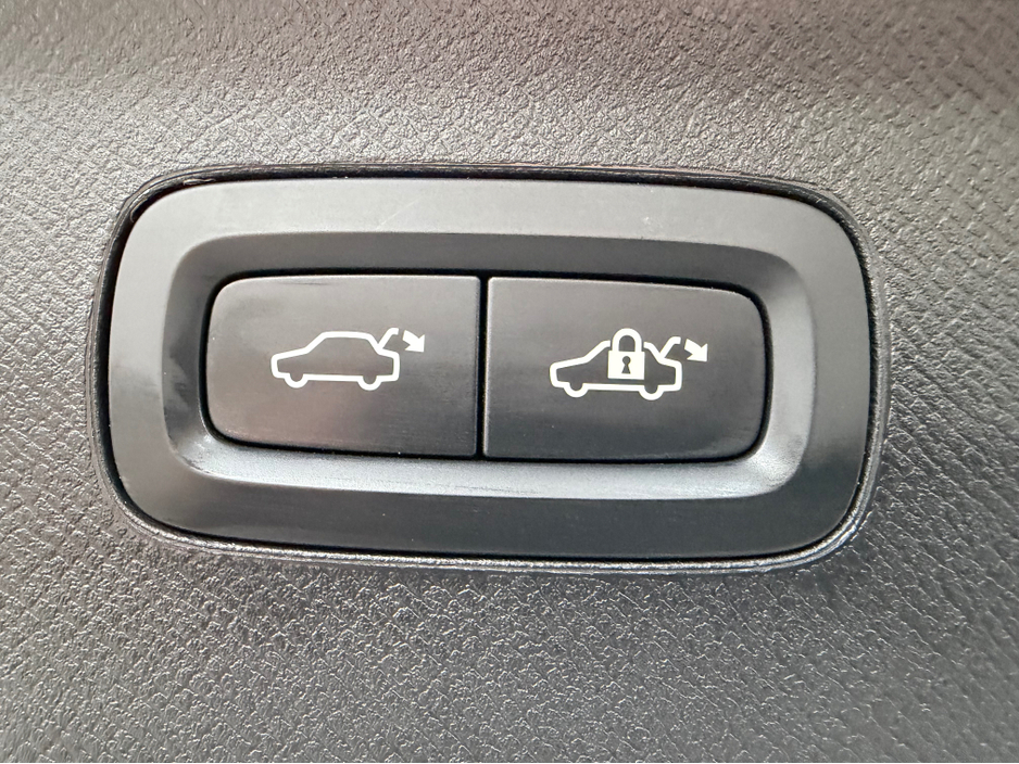 2020 Volvo XC90 2L Petrol Plug-in Hybrid For Sale Images