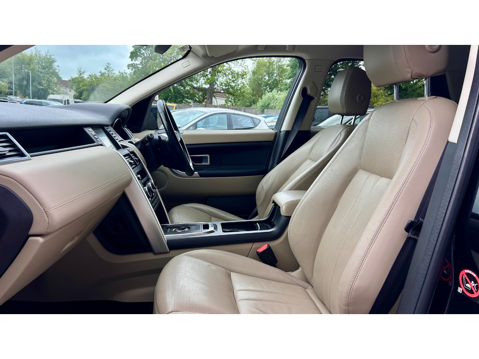 2018 Land Rover Discovery 2L Diesel For Sale Images