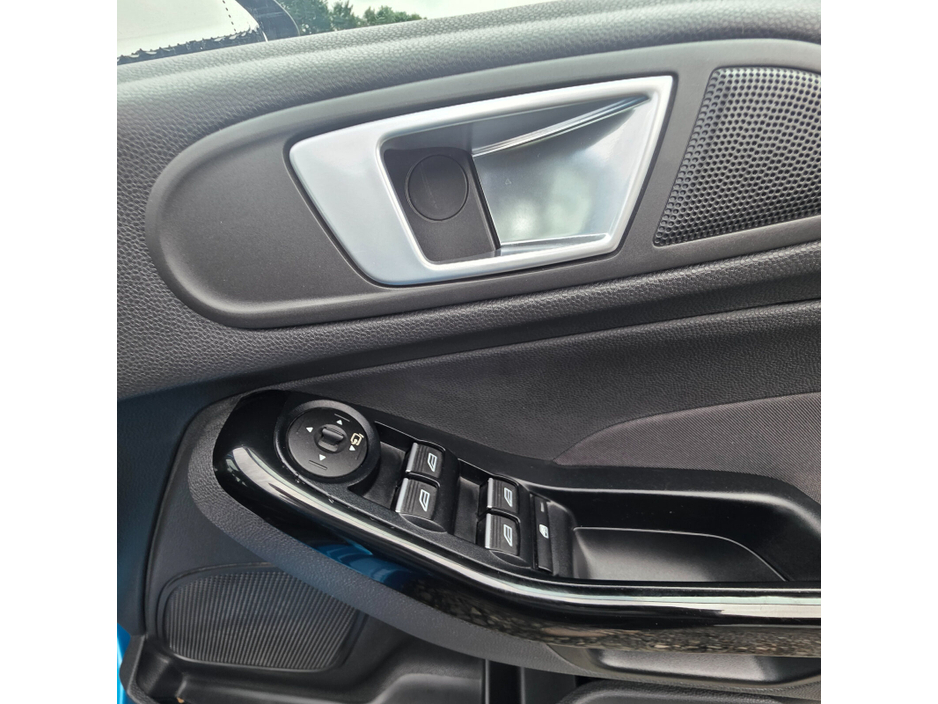 Ford Fiesta — thumbnail 10