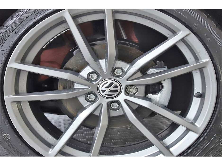 Volkswagen Polo 1.0 TSI DSG *VERY LOW KMS*UPGRADED 17" ALOYS*REVERSE CAM*PARK SENSORS* — thumbnail 28