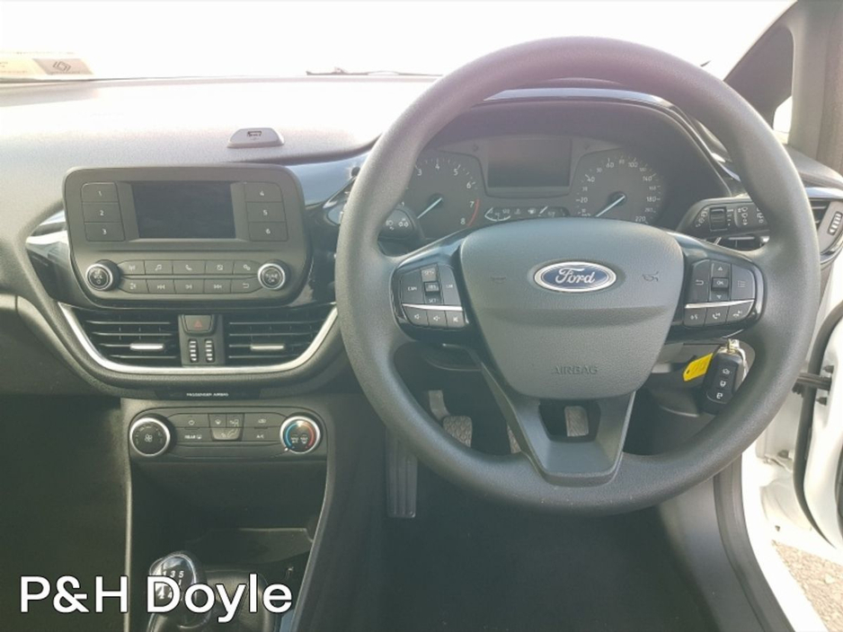 Ford Fiesta ZETEC — thumbnail 2