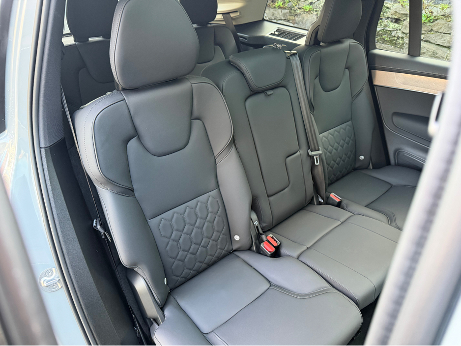 2025 Volvo XC90 2L Petrol Plug-in Hybrid For Sale Images