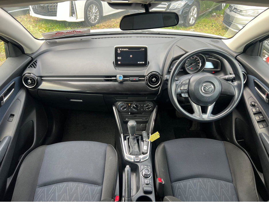 Mazda Demio — thumbnail 16