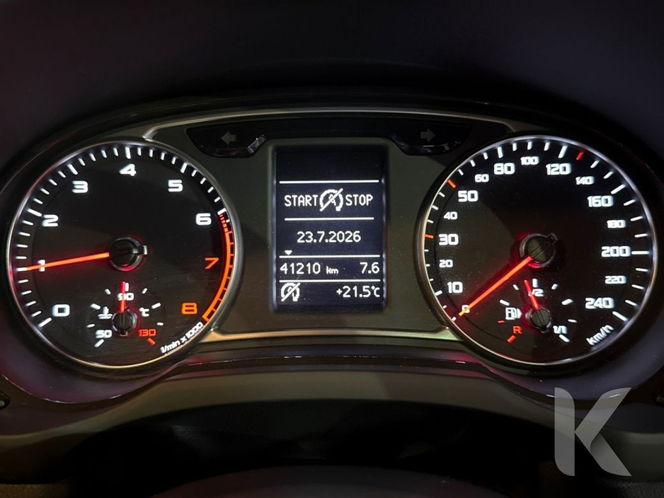 Audi A1 1.0 TFSI AUTOMATIC - FACTORY ALLOYS - FLAT BOTTOM STEERING WHEEL - LOW MILEAGE - ALLOY WHEELS - — thumbnail 18