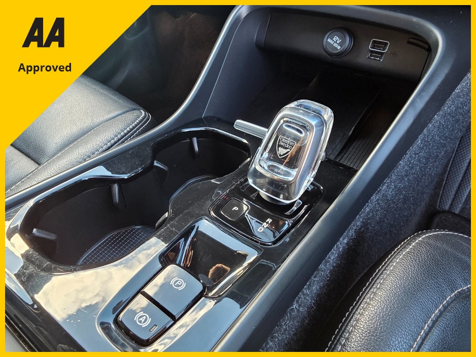 2019 Volvo XC40 2L Diesel For Sale Images