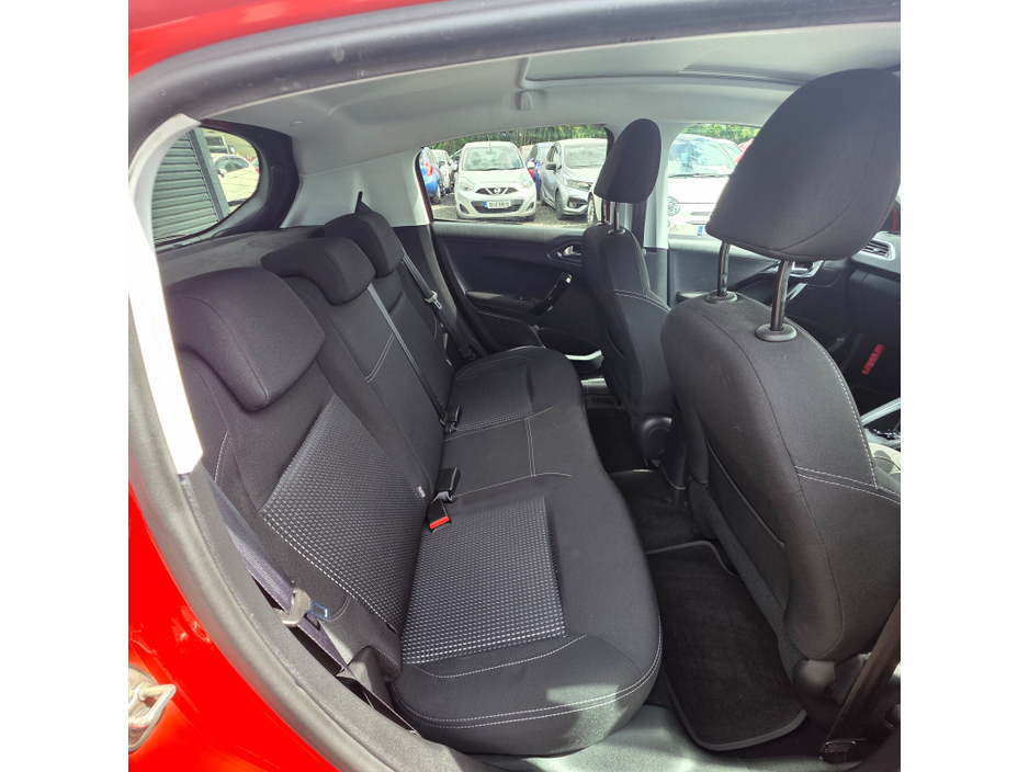 Peugeot 208 1.2 PureTech 68bhp Access — thumbnail 30