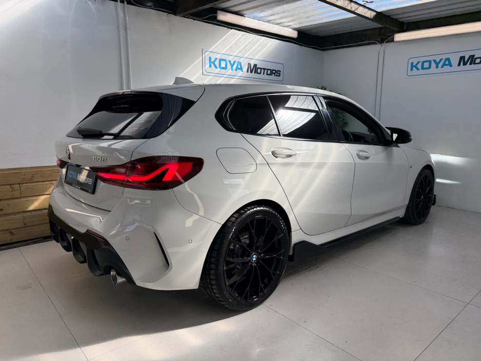 BMW 1 Series 118D M-SPORT M-PERFORMANCE PLUS 150 BHP DIESEL AUTOMATIC // APPLE CARPLAY // LED MATRIX LIGHTING // VIRTUAL DASH // ELECTRIC HALF LEATHER // PARK ASSIST W/REVERSING CAMERA // AA APPROVED DEALER 2026 — thumbnail 9