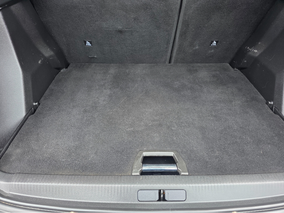 2024 Peugeot 2008 0L Electric For Sale Images