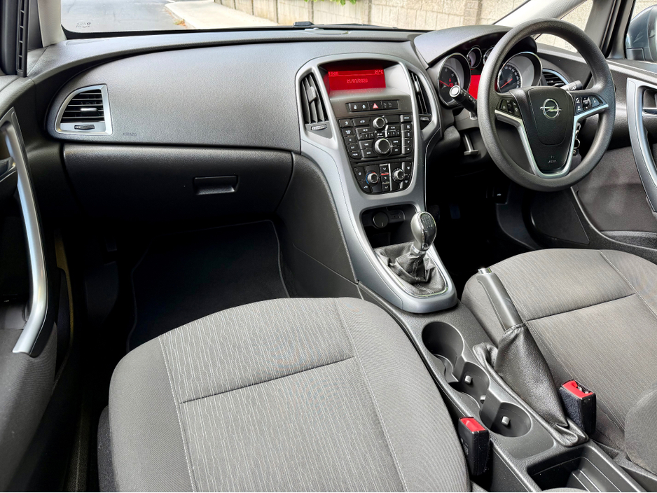 2014 Opel Astra 1.7L Diesel For Sale Images