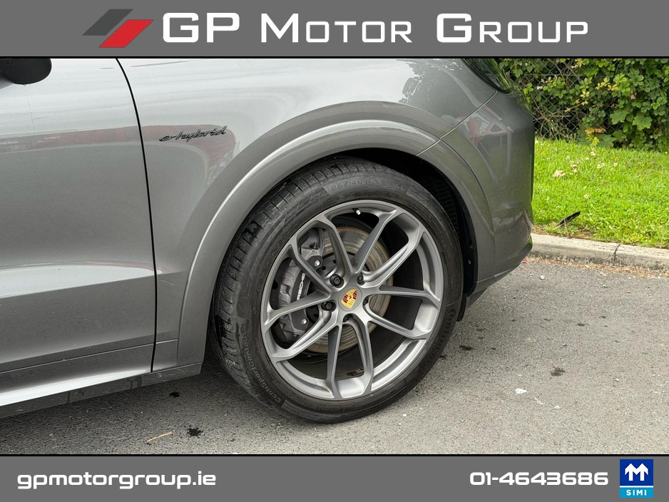 2024 Porsche Cayenne 3L Petrol Plug-in Hybrid For Sale Images
