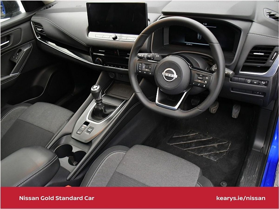 Nissan Qashqai 1.3 PET MILD HYBRID SV PREMIUM - 1 OWNER WITH A FULL SERVICE HISTORY — thumbnail 6