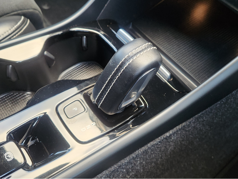 2021 Volvo XC40 1.5L Hybrid For Sale Images
