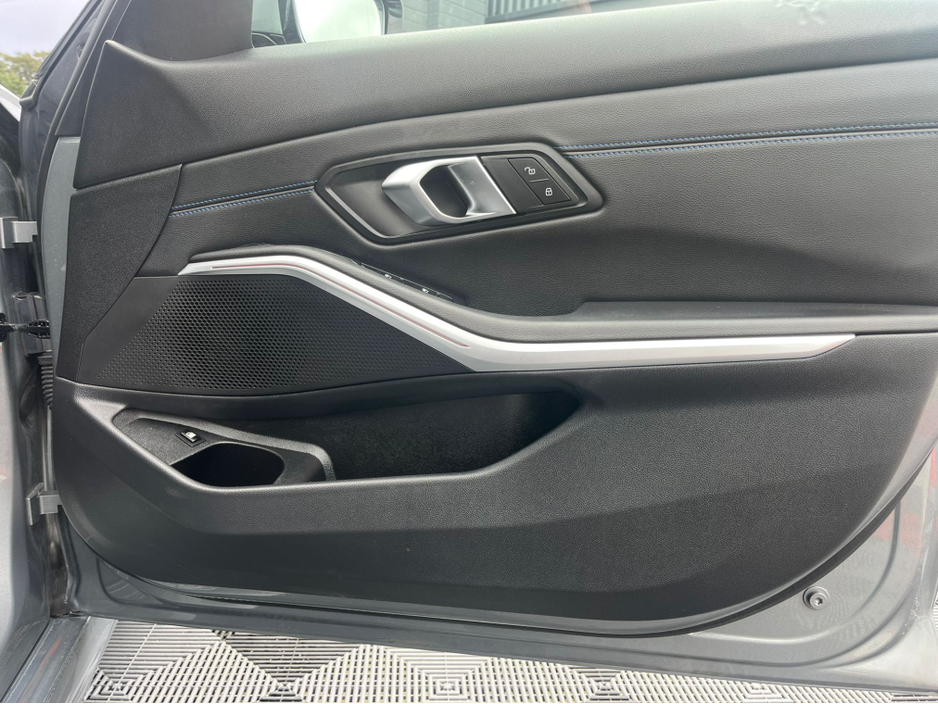 2023 BMW 3 Series 2L Hybrid For Sale Images
