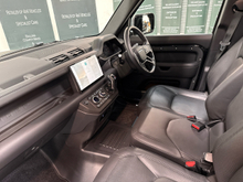 2025 Land Rover Defender 3L Diesel For Sale Images
