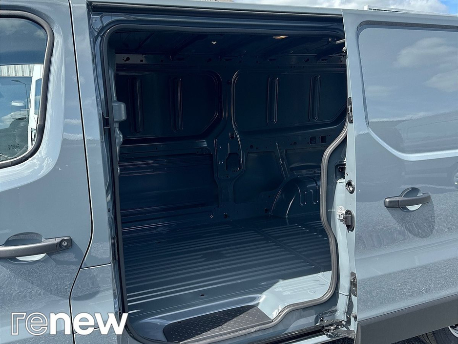 2025 Renault Trafic 2.0L Diesel For Sale Images
