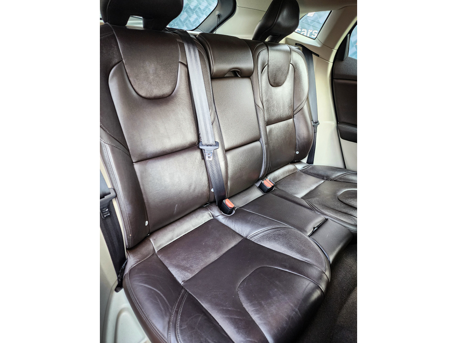 2013 Volvo V40 1.6L Petrol For Sale Images