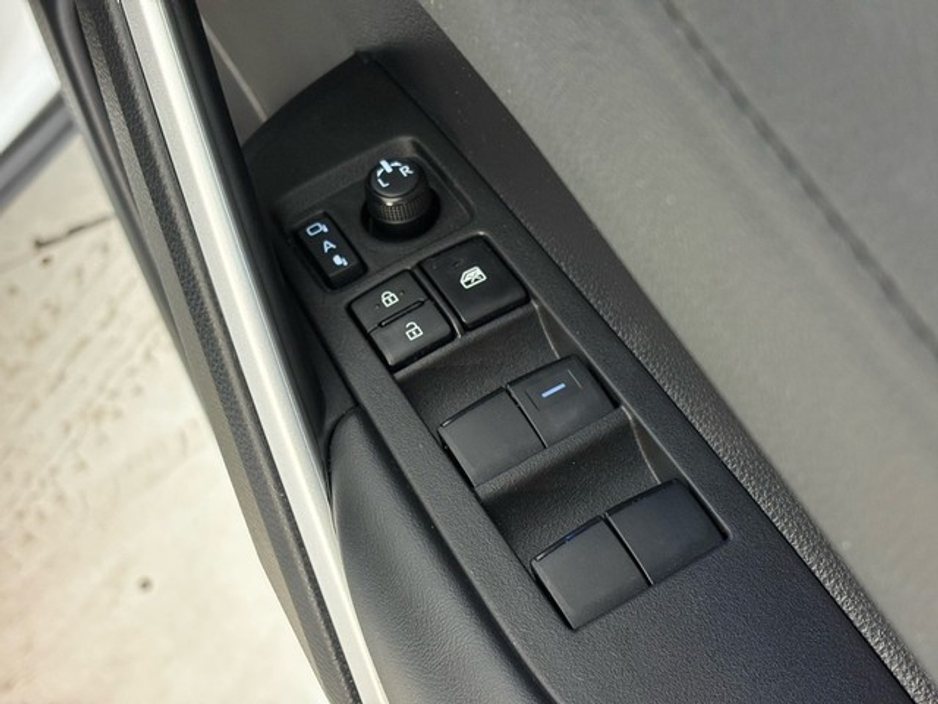 Toyota Corolla Cross Sport Hybrid — thumbnail 14
