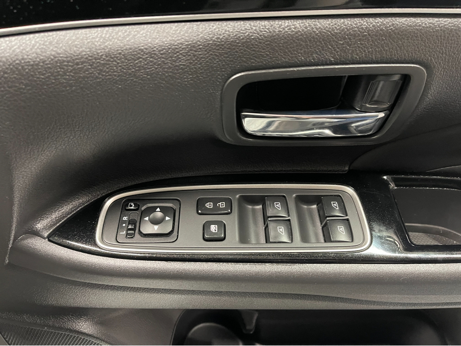 2019 Mitsubishi Outlander 2.4L Petrol Plug-in Hybrid For Sale Images